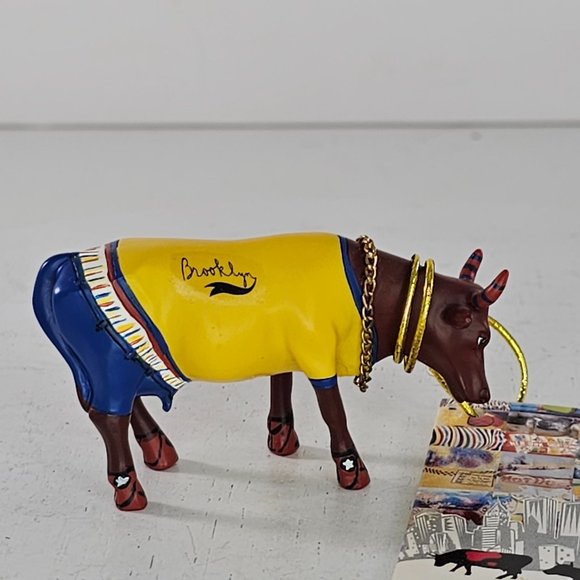 Cow Parade Mini Moo La Vie Bovine Figurine Brooklyn #23152 - Picture 5 of 8
